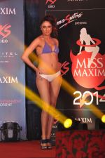 Model walk the ramp at Miss Maxim Bikini show in Mumbai on 15th Sept 2013 (230).JPG